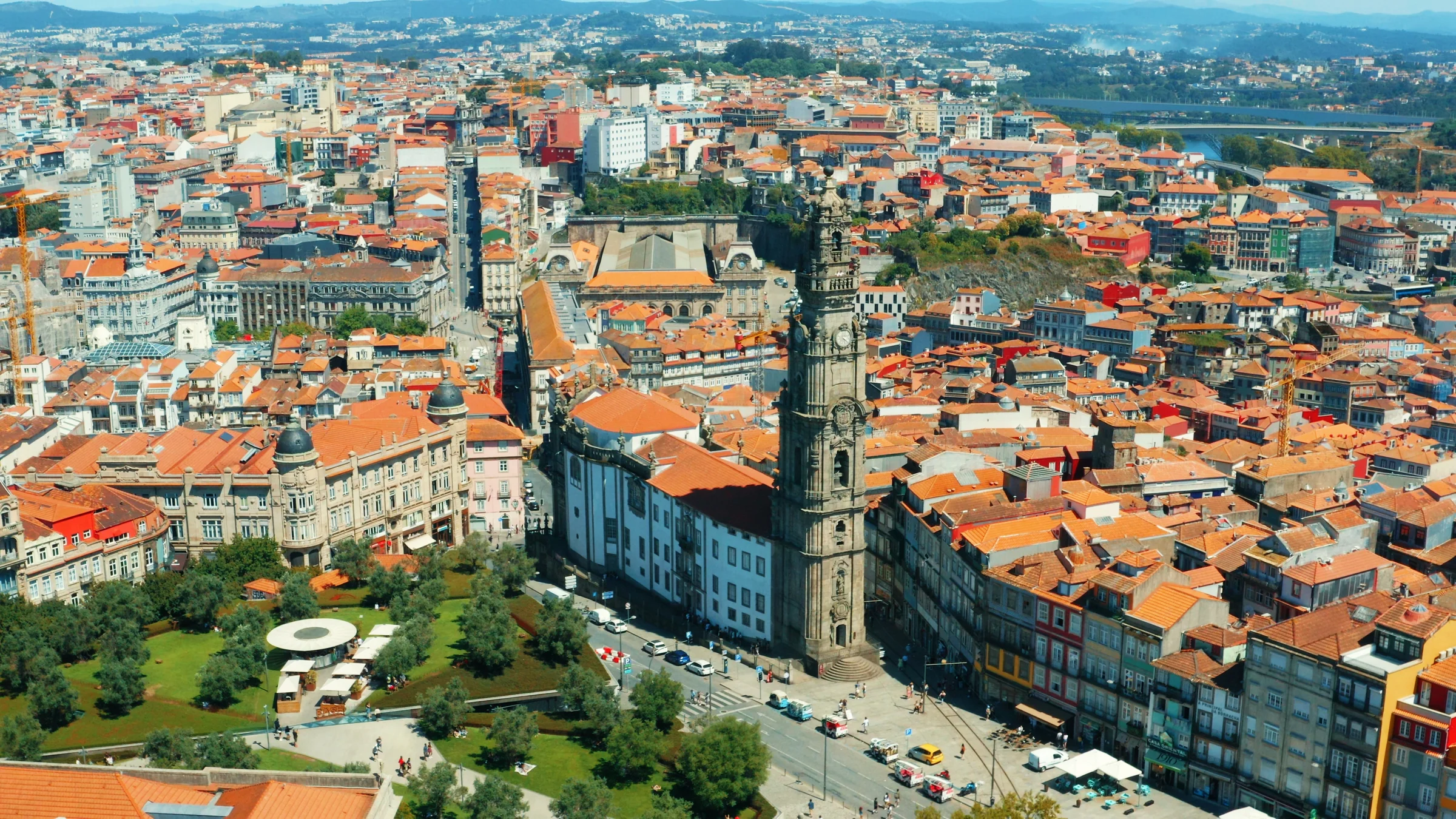 5 views of Porto you only enjoy from Clérigos, portada del vídeo